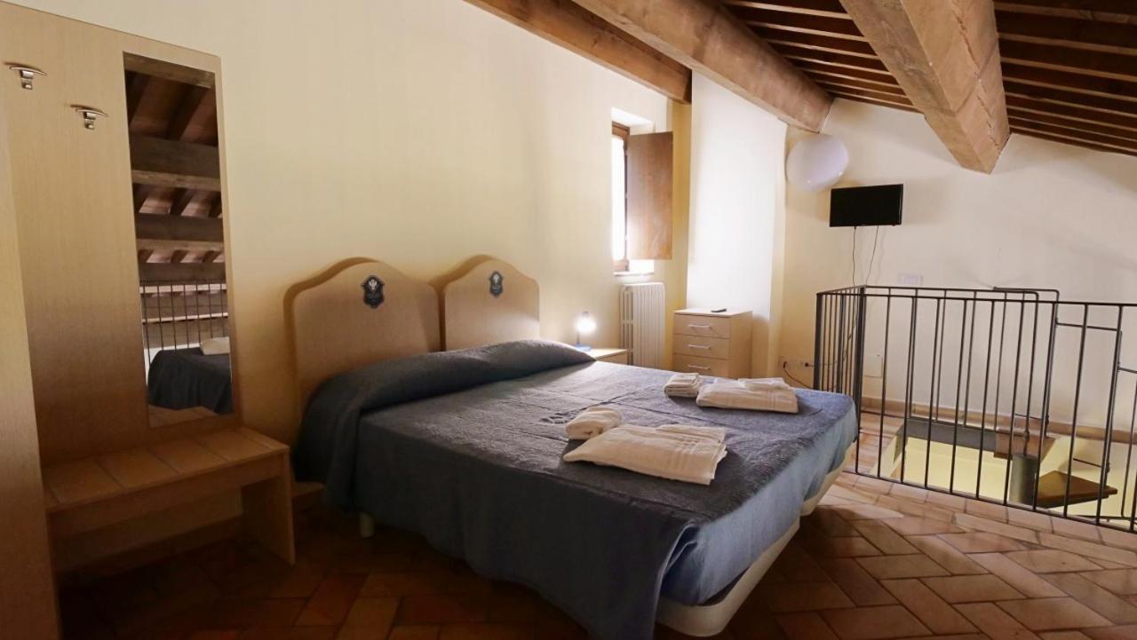 Borgo De' Varano By Hotel I Duchi 카메리아노 외부 사진